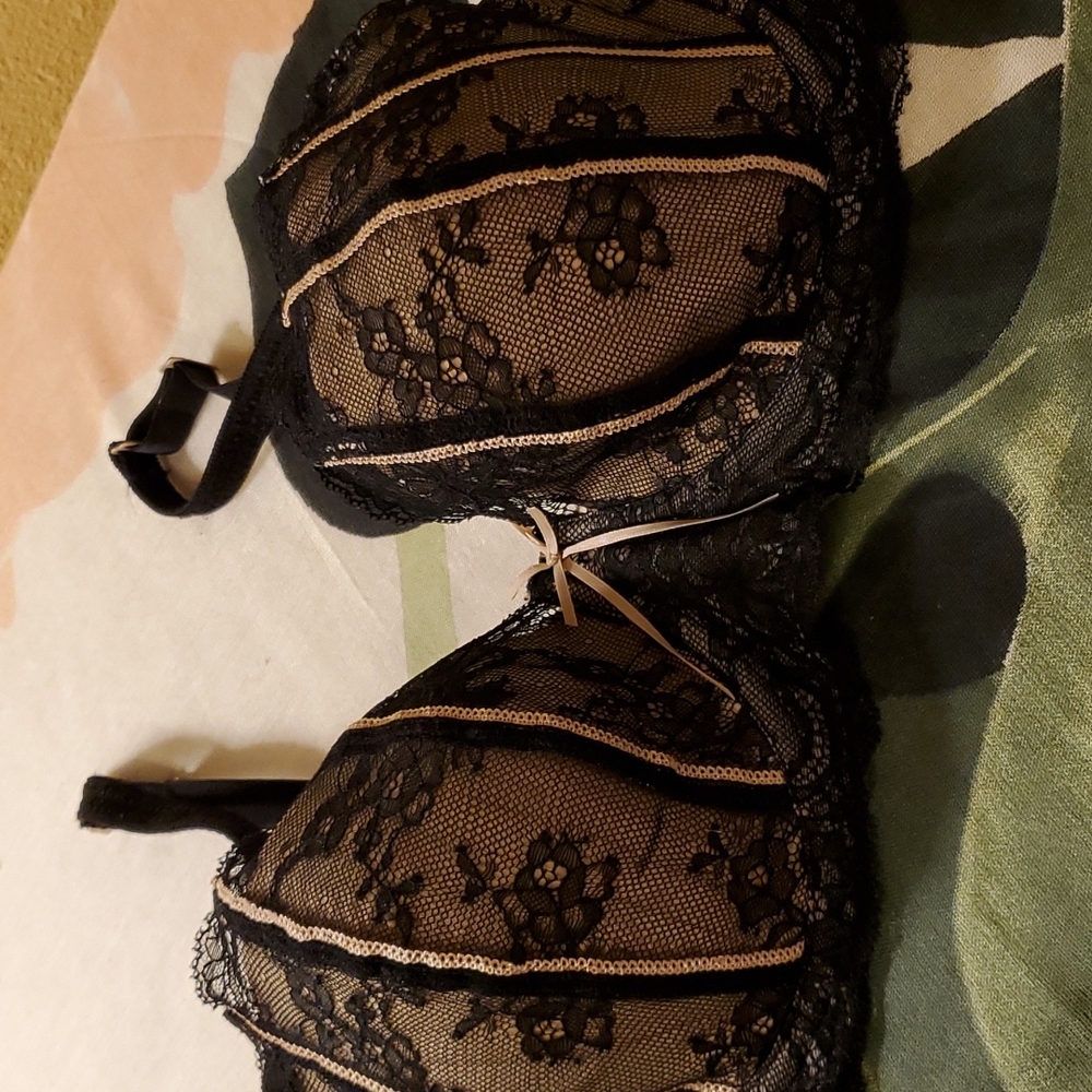 Black lace sexy bra sz 34DD